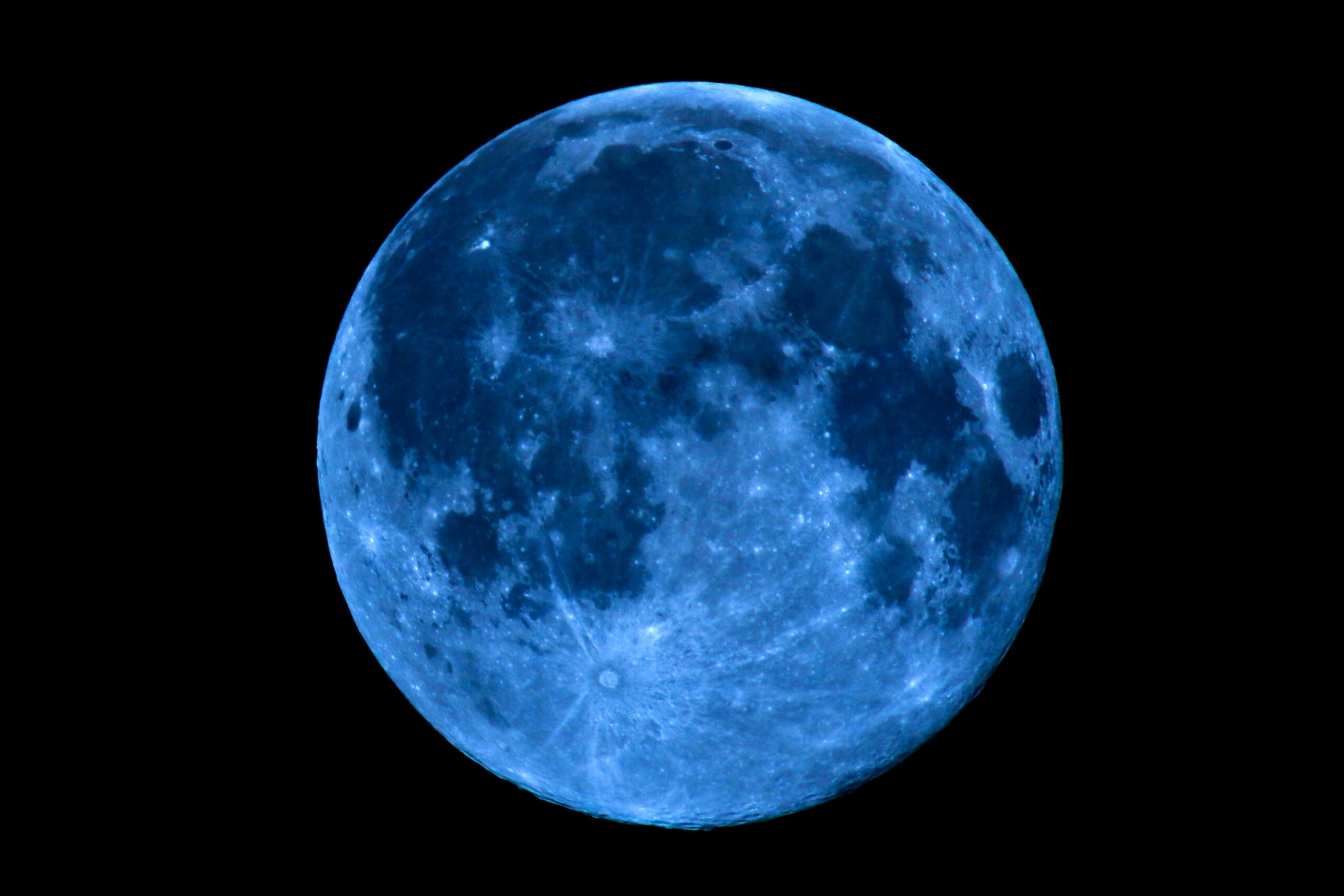 https://marigiova.gr/wp-content/uploads/2020/10/Γαλάζιο-Φεγγάρι-Μάρι-Γιόβα-scaled.jpg