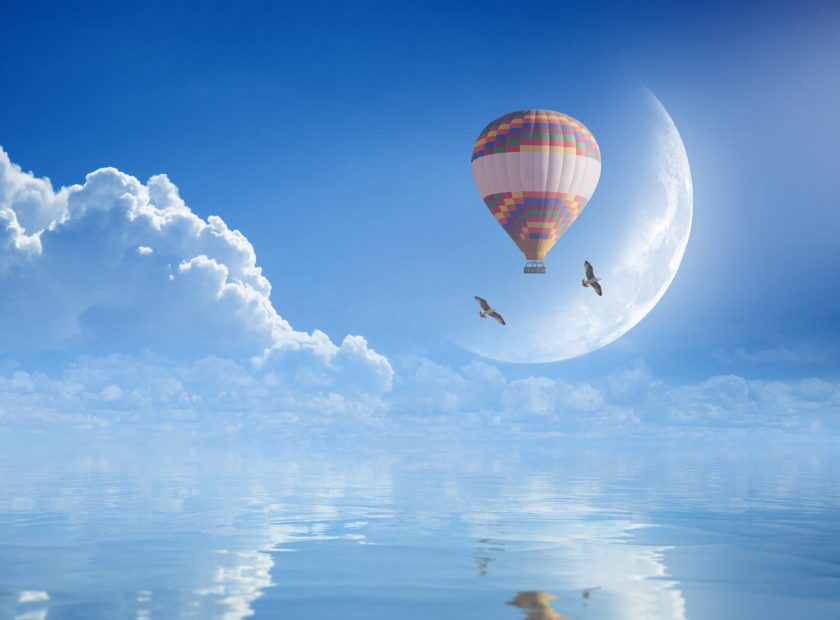 Idyllic,Heavenly,Picture,-,Colorful,Hot,Air,Balloon,,Two,Seagulls